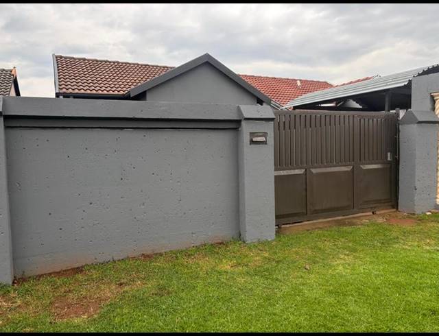 2 BEDROOM HOUSE FOR SALE IN FLEURHOF